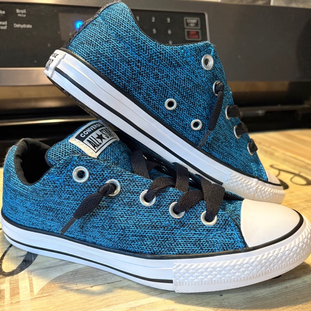 Converse Teal Low-Top Sneakers with Black Laces